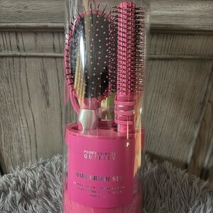 Source Unknown Vibrant Pink Hair Brush Set